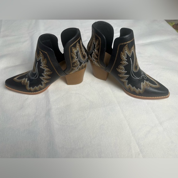SHEIN Black and Gold Embroidered Ankle Boots size 6 - Picture 4 of 7